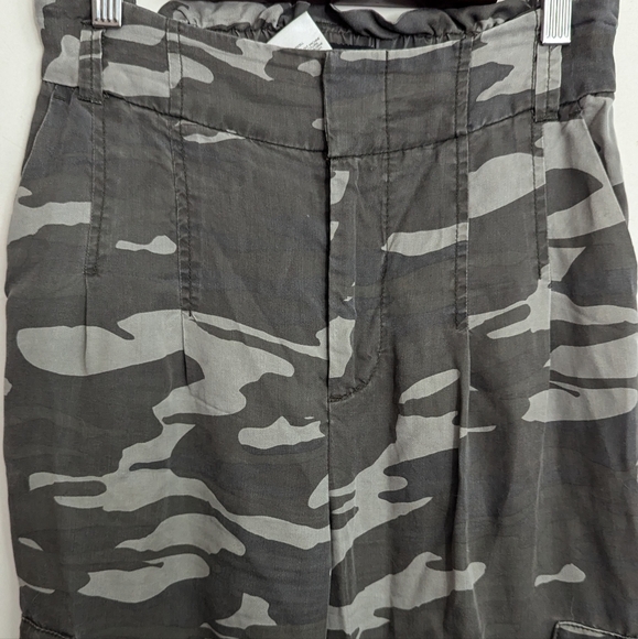 Express Extreme High Rise Cropped Camo Paper Bag Jogger Pants Women's Size XS - Picture 3 of 11